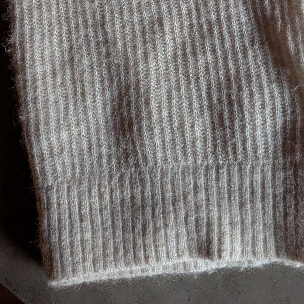 Everlane | The Cocoon Alpaca Crew |  Almond | Small - Picture 14 of 16